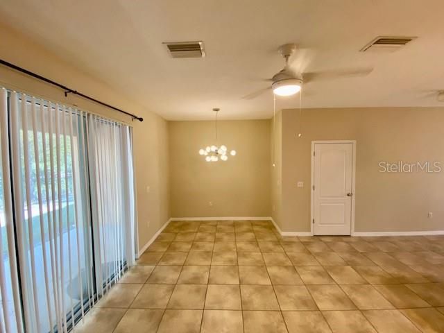 出租: $2,100 (3 贝兹, 2 浴室, 1550 平方英尺)