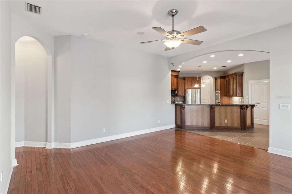 En Venta: $1,200,000 (4 camas, 3 baños, 3437 Pies cuadrados)