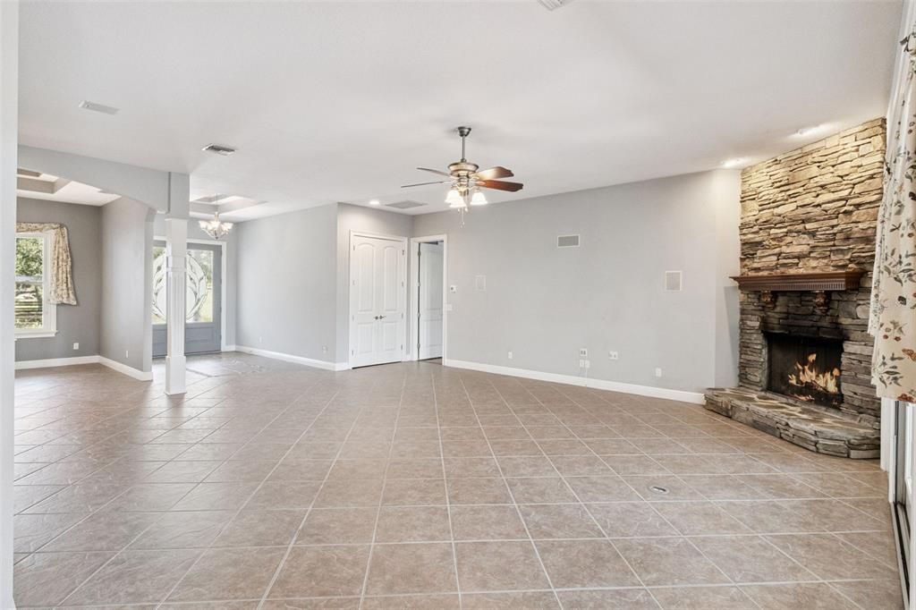 En Venta: $1,200,000 (4 camas, 3 baños, 3437 Pies cuadrados)