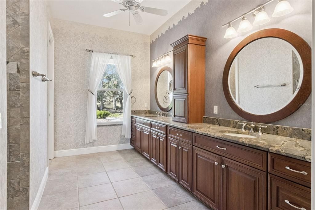 En Venta: $1,200,000 (4 camas, 3 baños, 3437 Pies cuadrados)