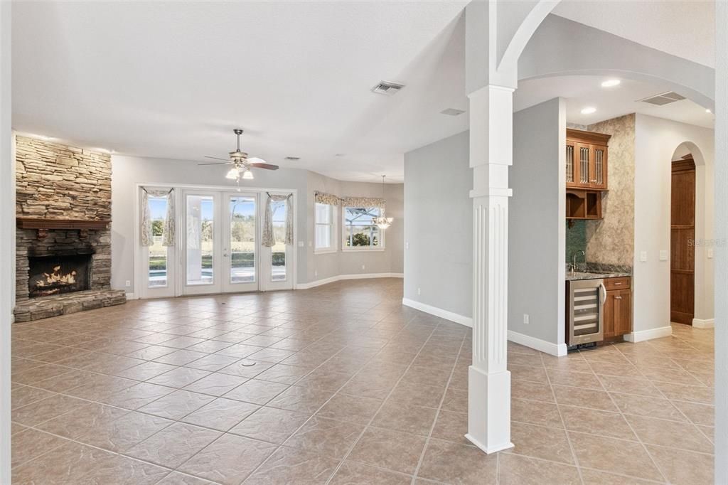 En Venta: $1,200,000 (4 camas, 3 baños, 3437 Pies cuadrados)