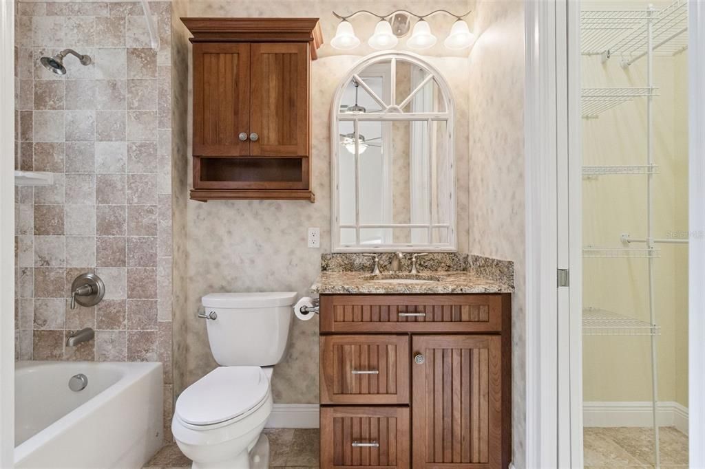 En Venta: $1,200,000 (4 camas, 3 baños, 3437 Pies cuadrados)