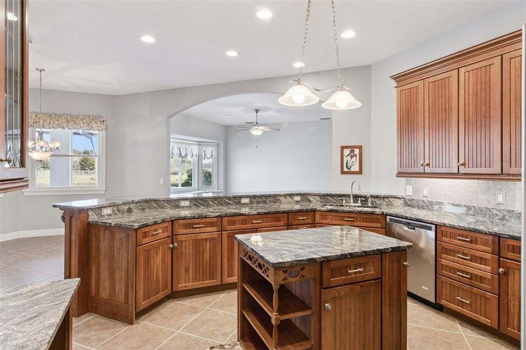 En Venta: $1,200,000 (4 camas, 3 baños, 3437 Pies cuadrados)