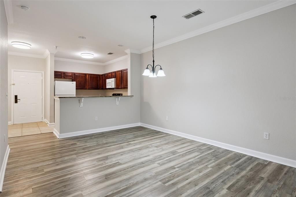 For Sale: $159,900 (2 beds, 2 baths, 1134 Square Feet)