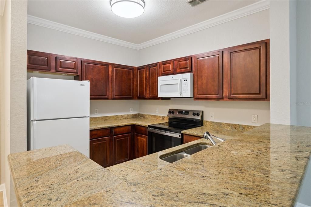 For Sale: $159,900 (2 beds, 2 baths, 1134 Square Feet)