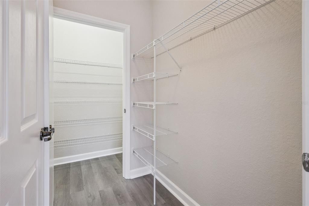 For Sale: $159,900 (2 beds, 2 baths, 1134 Square Feet)