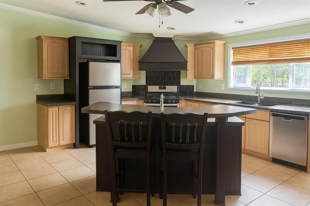 For Sale: $199,000 (3 beds, 2 baths, 1800 Square Feet)