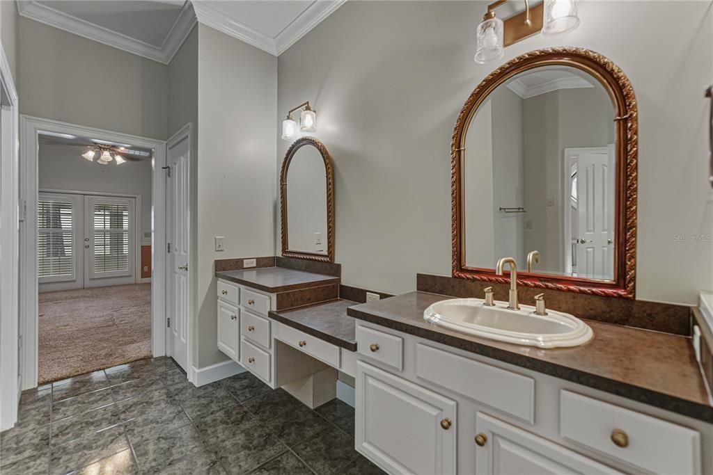 На продажу: $1,250,000 (4 спален, 3 ванн, 3893 Квадратных фут)