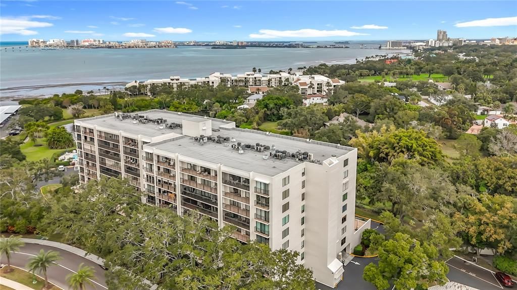 На продажу: $369,000 (2 спален, 2 ванн, 1385 Квадратных фут)