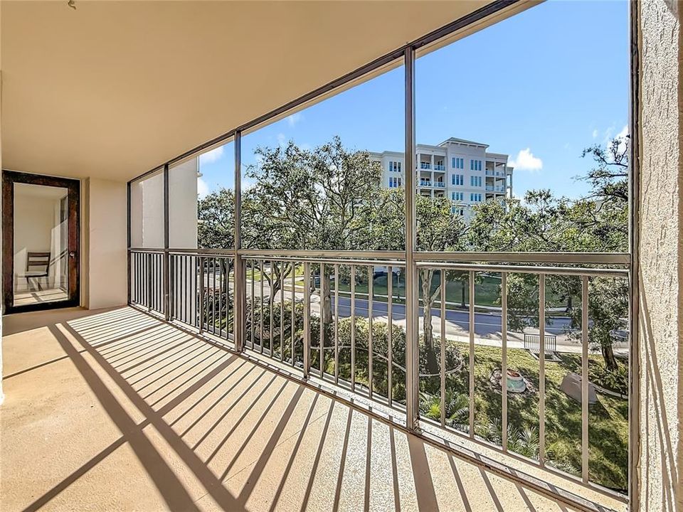 На продажу: $369,000 (2 спален, 2 ванн, 1385 Квадратных фут)