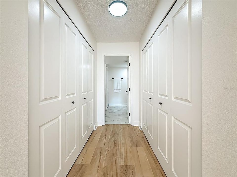 На продажу: $369,000 (2 спален, 2 ванн, 1385 Квадратных фут)