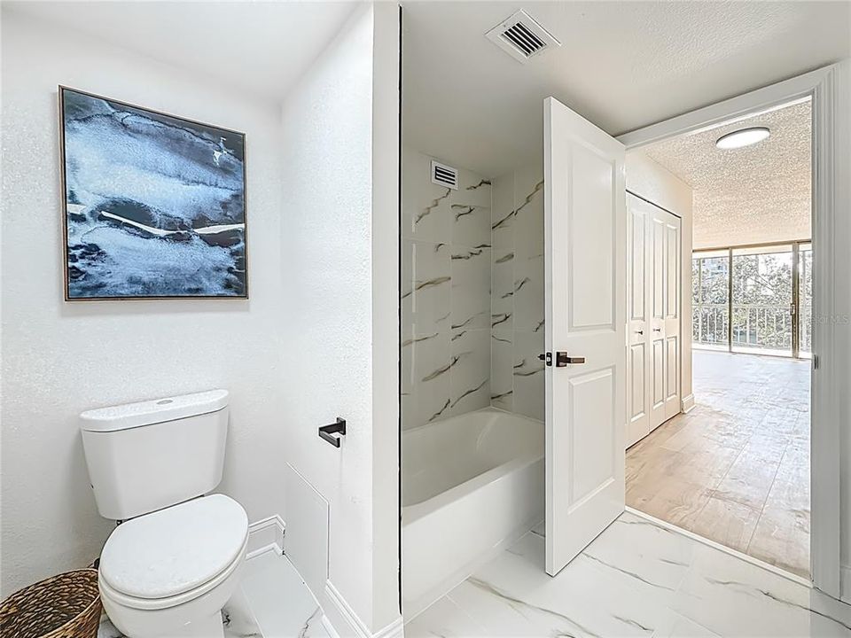 На продажу: $369,000 (2 спален, 2 ванн, 1385 Квадратных фут)