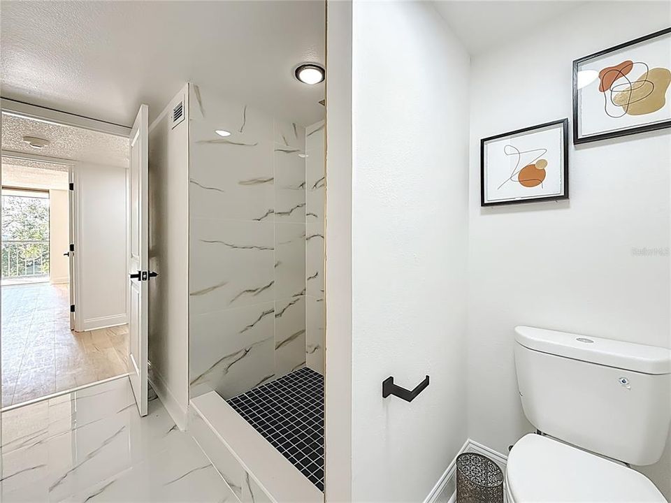 На продажу: $369,000 (2 спален, 2 ванн, 1385 Квадратных фут)