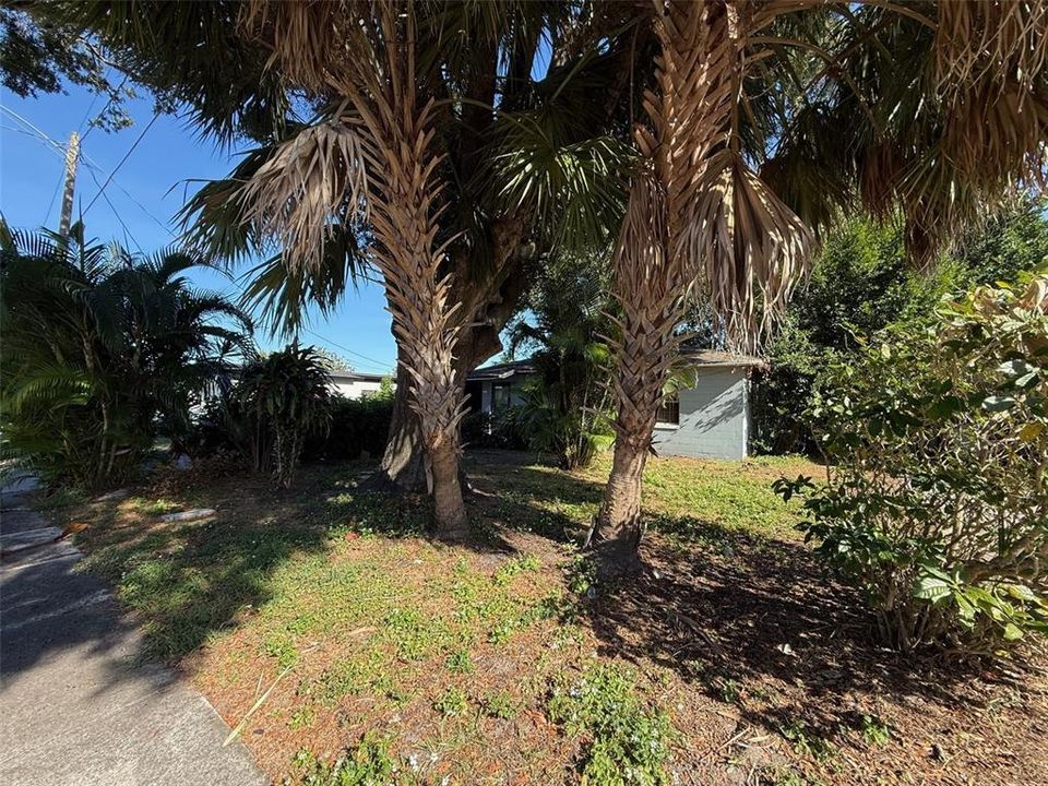 For Sale: $160,000 (2 beds, 1 baths, 929 Square Feet)