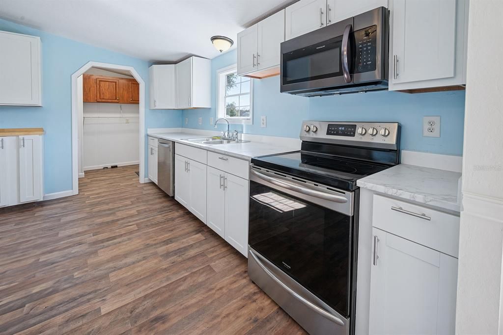 На продажу: $269,000 (3 спален, 2 ванн, 1440 Квадратных фут)