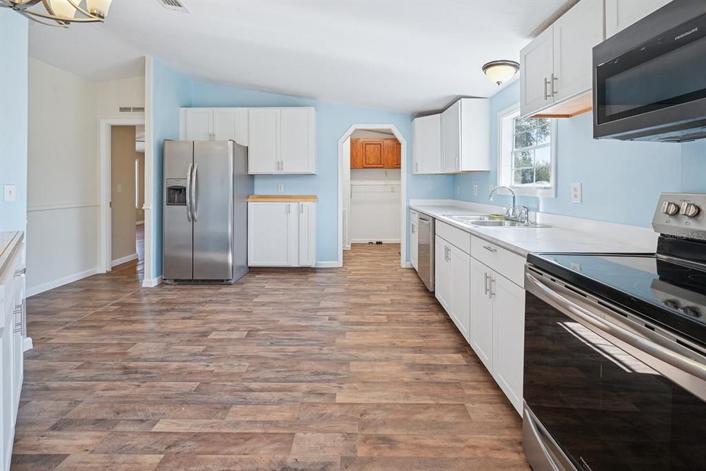 На продажу: $269,000 (3 спален, 2 ванн, 1440 Квадратных фут)