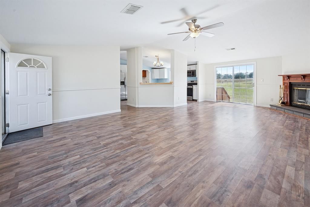 На продажу: $269,000 (3 спален, 2 ванн, 1440 Квадратных фут)