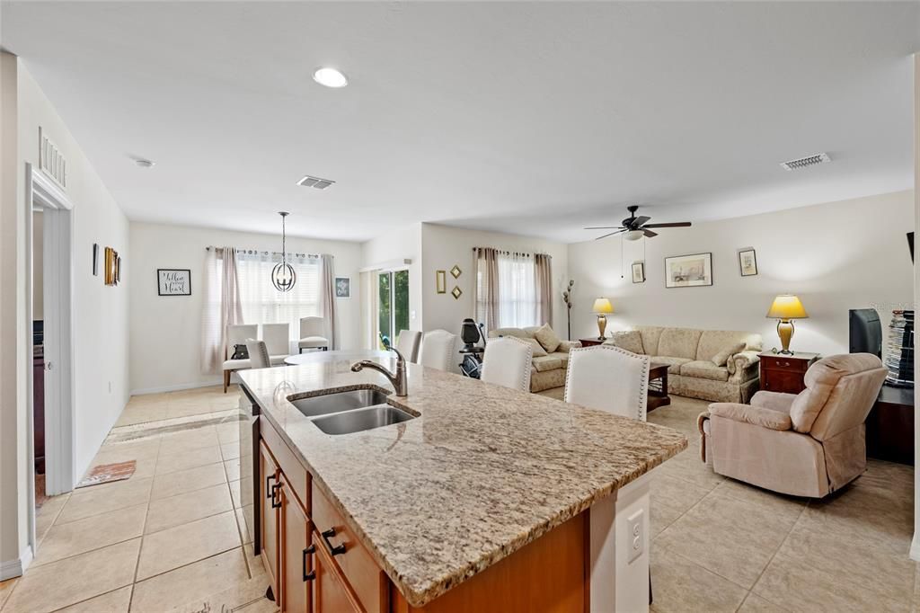 For Sale: $350,000 (3 beds, 2 baths, 1676 Square Feet)