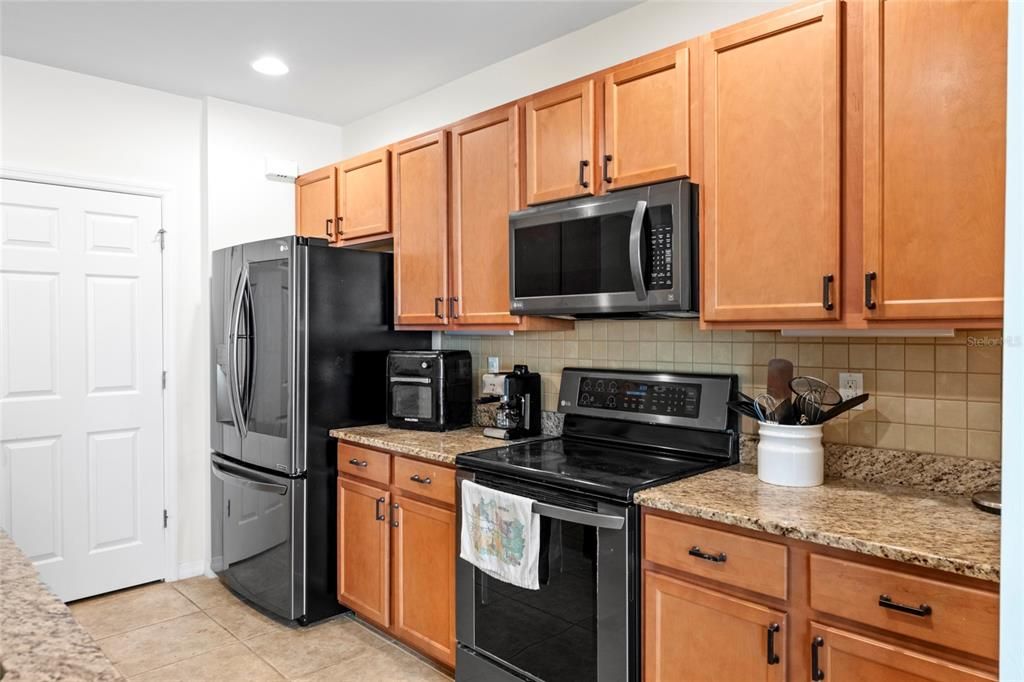 For Sale: $350,000 (3 beds, 2 baths, 1676 Square Feet)