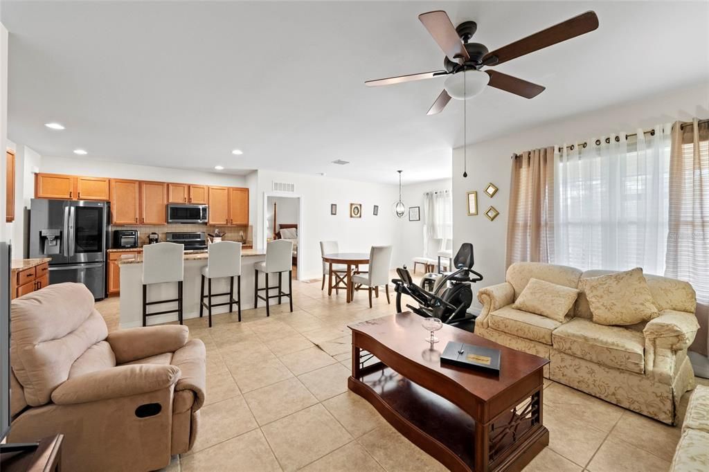 For Sale: $350,000 (3 beds, 2 baths, 1676 Square Feet)