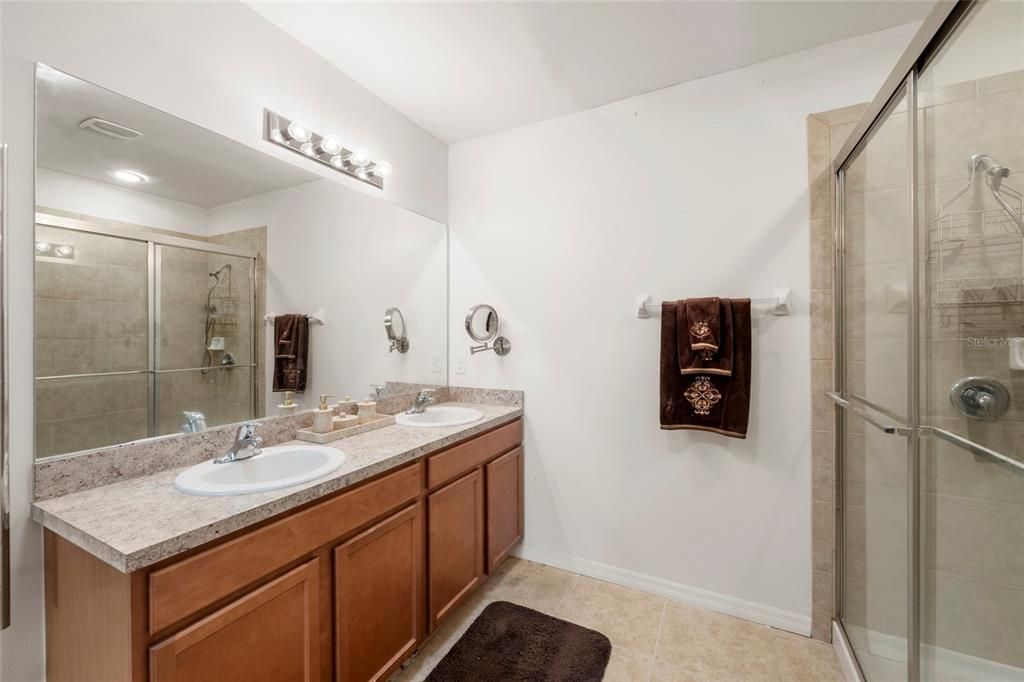 For Sale: $350,000 (3 beds, 2 baths, 1676 Square Feet)