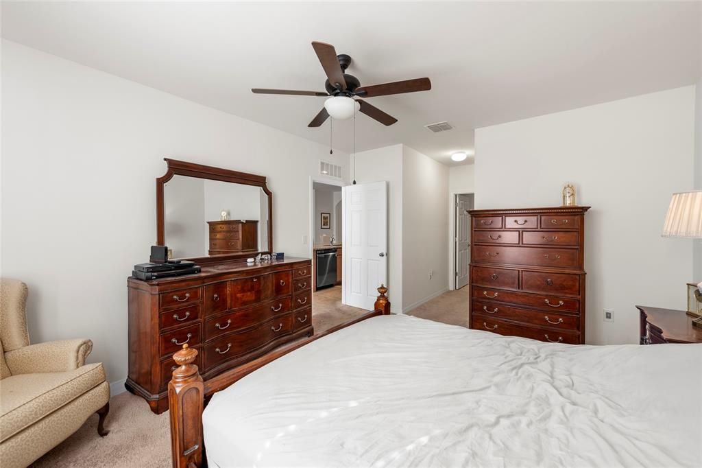 For Sale: $350,000 (3 beds, 2 baths, 1676 Square Feet)