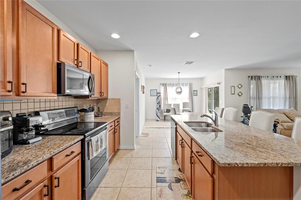 For Sale: $350,000 (3 beds, 2 baths, 1676 Square Feet)