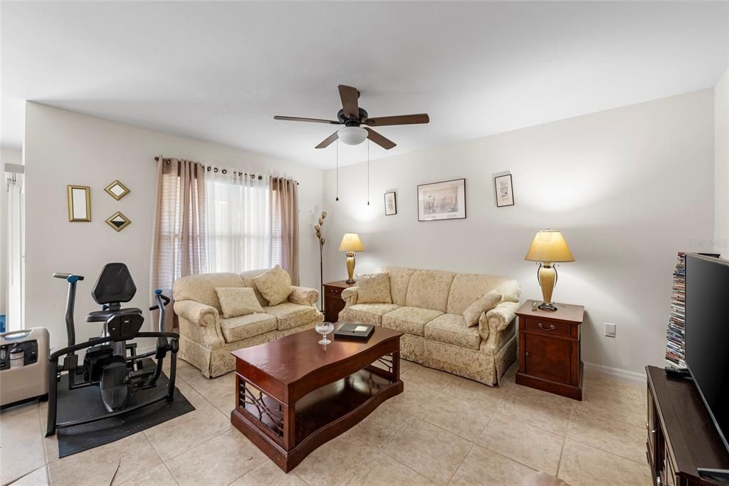 For Sale: $350,000 (3 beds, 2 baths, 1676 Square Feet)