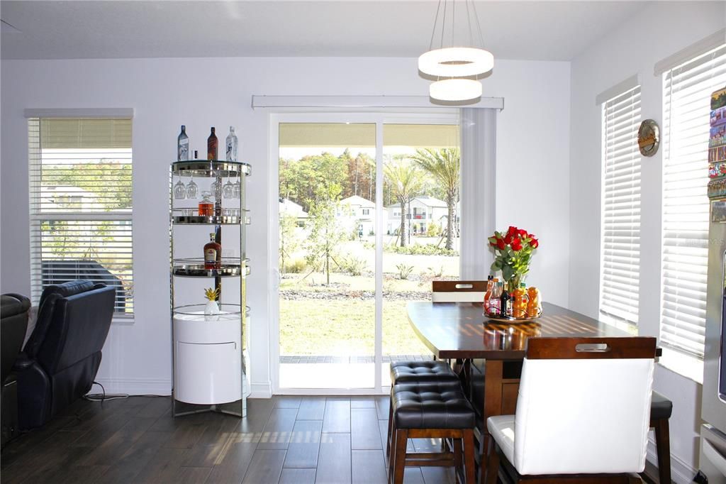 На продажу: $649,900 (4 спален, 3 ванн, 2071 Квадратных фут)