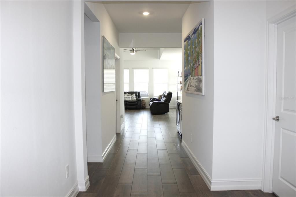 На продажу: $649,900 (4 спален, 3 ванн, 2071 Квадратных фут)