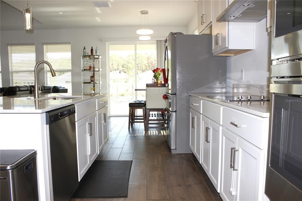 На продажу: $649,900 (4 спален, 3 ванн, 2071 Квадратных фут)