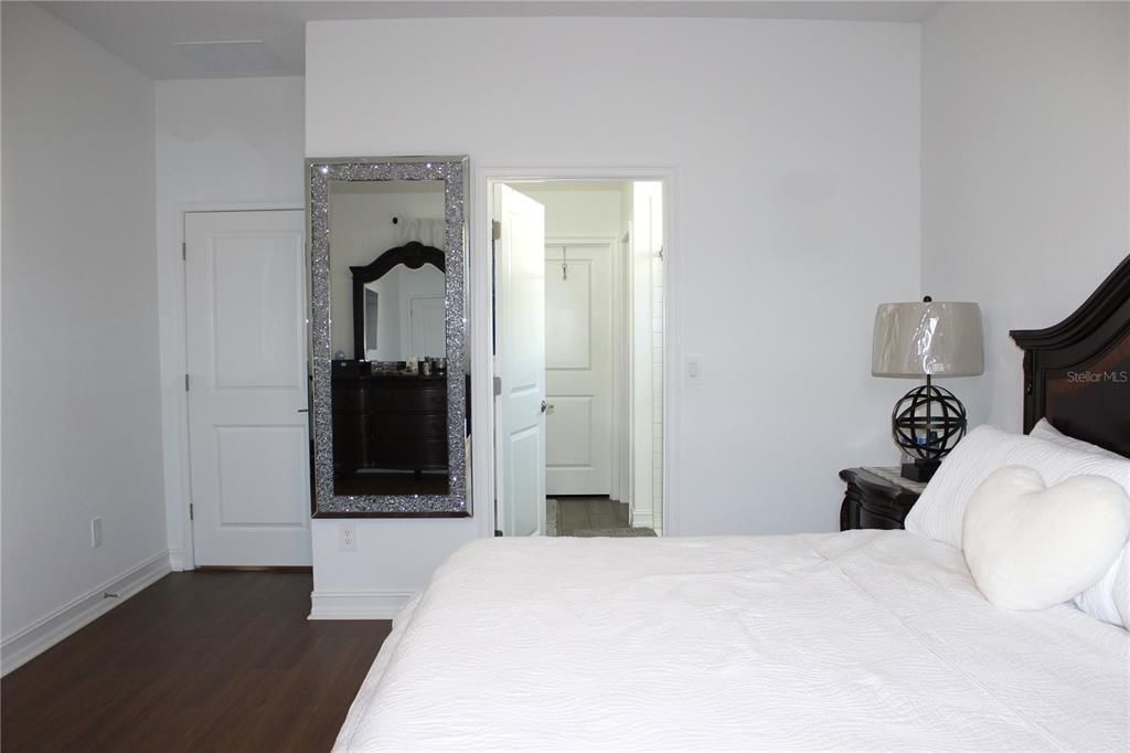 На продажу: $649,900 (4 спален, 3 ванн, 2071 Квадратных фут)