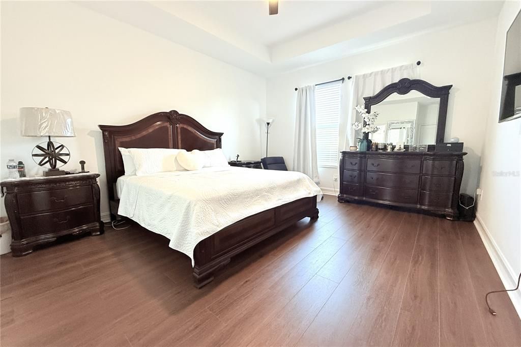 На продажу: $649,900 (4 спален, 3 ванн, 2071 Квадратных фут)