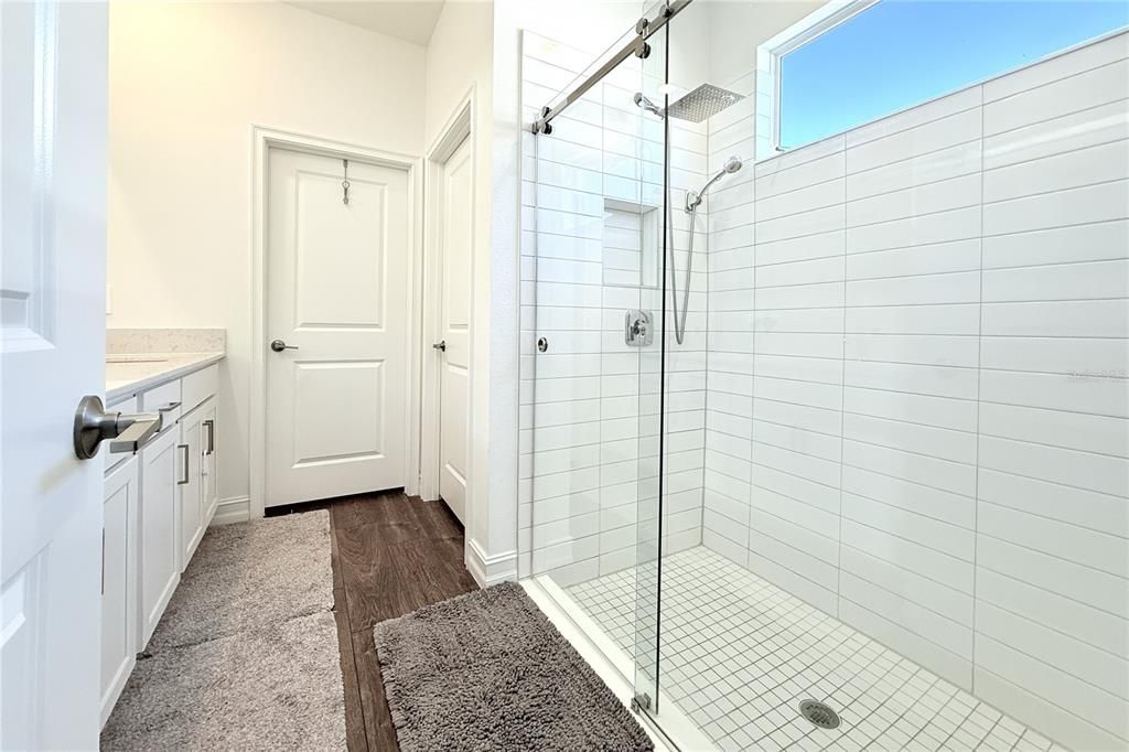 На продажу: $649,900 (4 спален, 3 ванн, 2071 Квадратных фут)