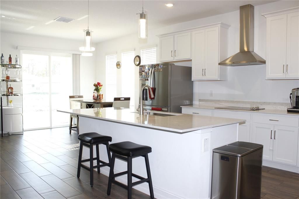 На продажу: $649,900 (4 спален, 3 ванн, 2071 Квадратных фут)