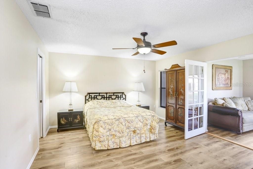 For Sale: $325,000 (2 beds, 2 baths, 1451 Square Feet)