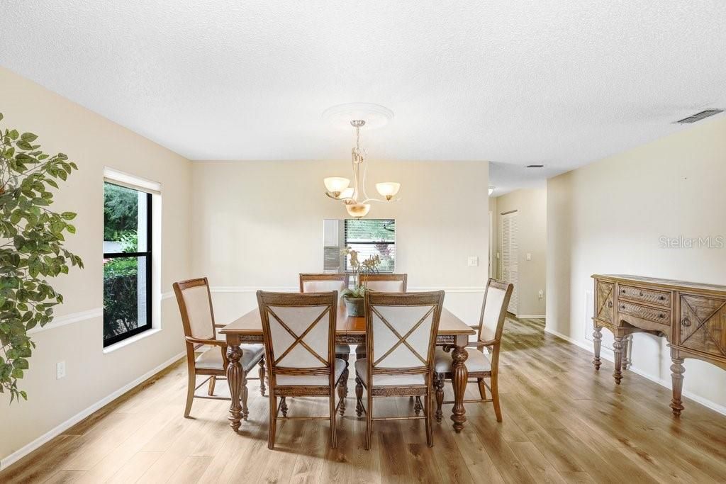 For Sale: $325,000 (2 beds, 2 baths, 1451 Square Feet)