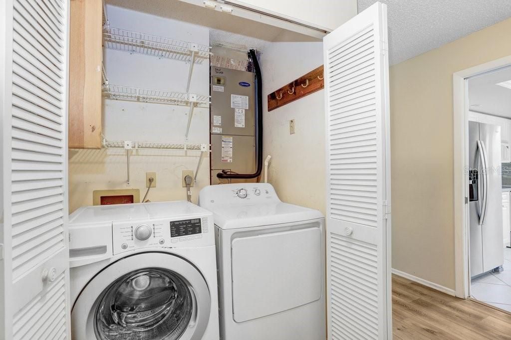 For Sale: $325,000 (2 beds, 2 baths, 1451 Square Feet)