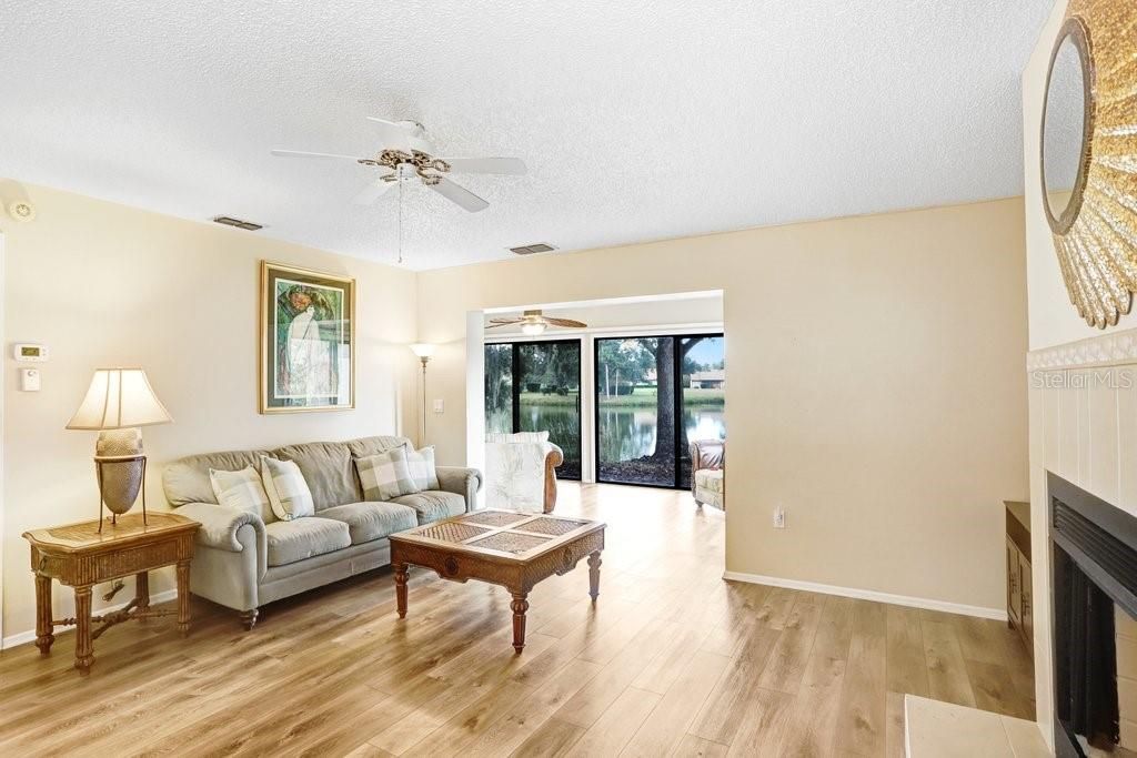 For Sale: $325,000 (2 beds, 2 baths, 1451 Square Feet)