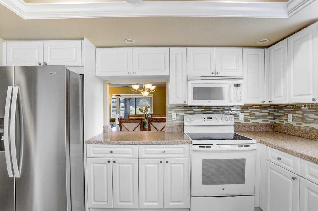 For Sale: $325,000 (2 beds, 2 baths, 1451 Square Feet)