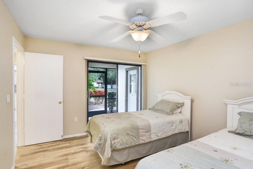 For Sale: $325,000 (2 beds, 2 baths, 1451 Square Feet)