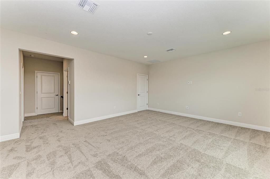 For Sale: $839,990 (5 beds, 4 baths, 3144 Square Feet)