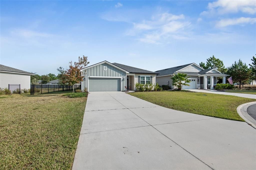 For Rent: $3,100 (4 beds, 3 baths, 2066 Square Feet)