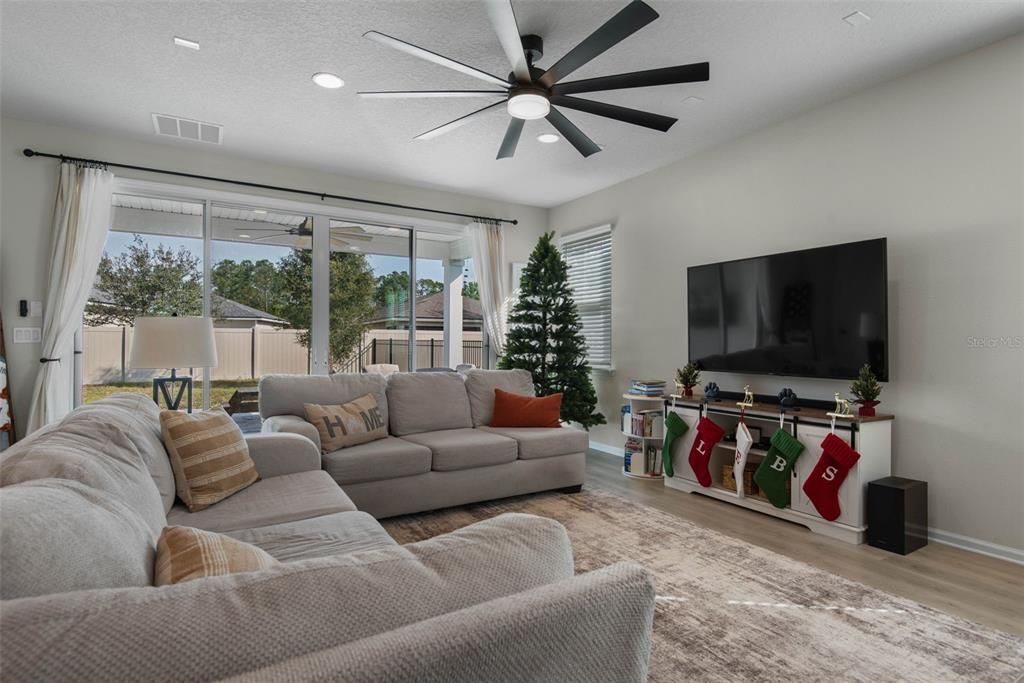 For Rent: $3,100 (4 beds, 3 baths, 2066 Square Feet)