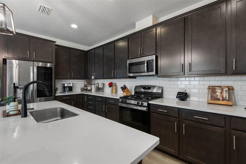 For Rent: $3,100 (4 beds, 3 baths, 2066 Square Feet)