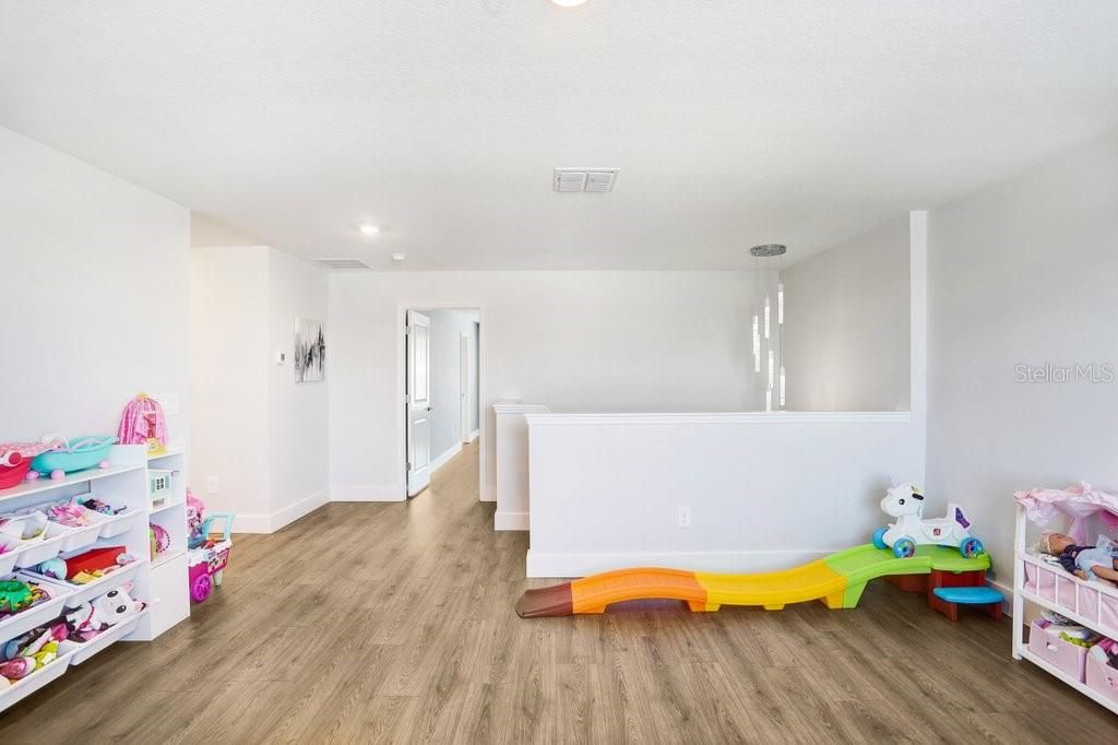 For Sale: $595,000 (6 beds, 3 baths, 3092 Square Feet)