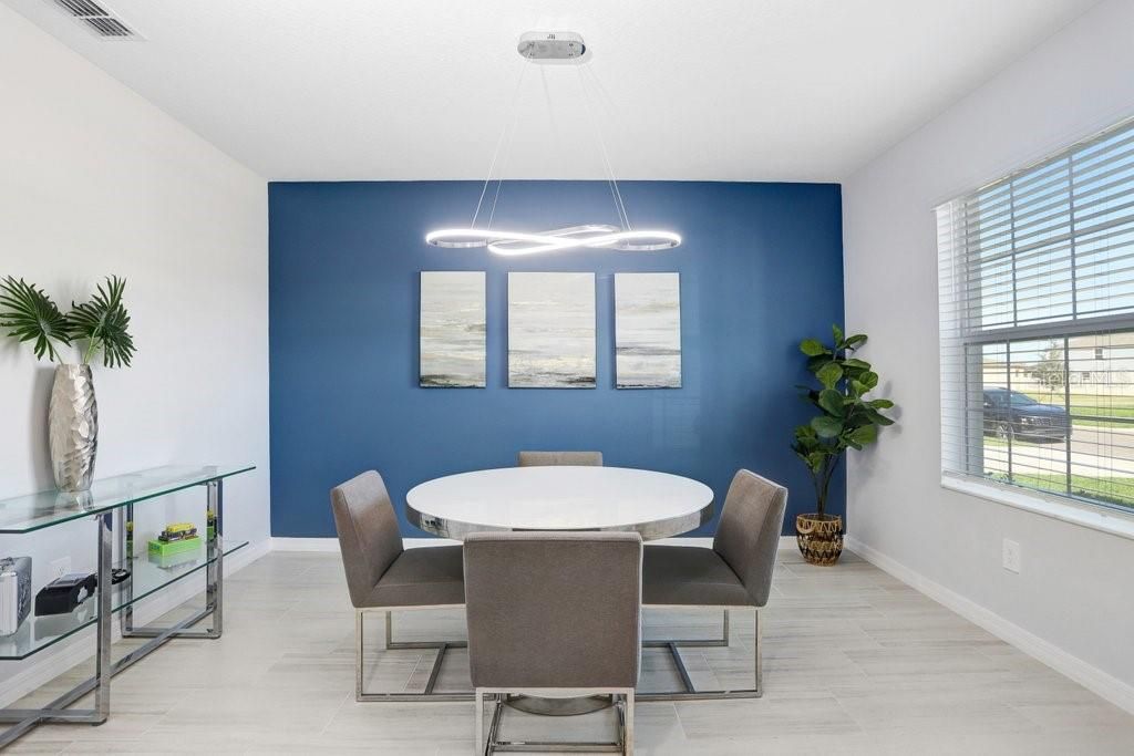 For Sale: $595,000 (6 beds, 3 baths, 3092 Square Feet)