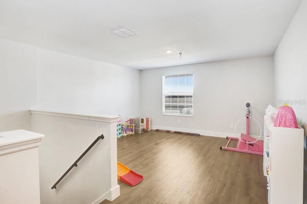 For Sale: $595,000 (6 beds, 3 baths, 3092 Square Feet)