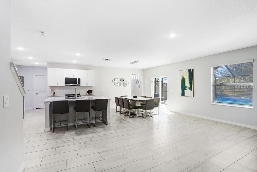 For Sale: $595,000 (6 beds, 3 baths, 3092 Square Feet)