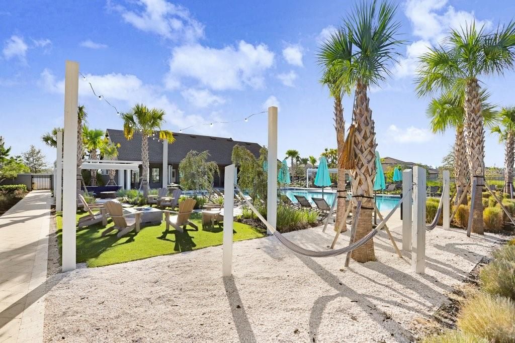 For Sale: $595,000 (6 beds, 3 baths, 3092 Square Feet)